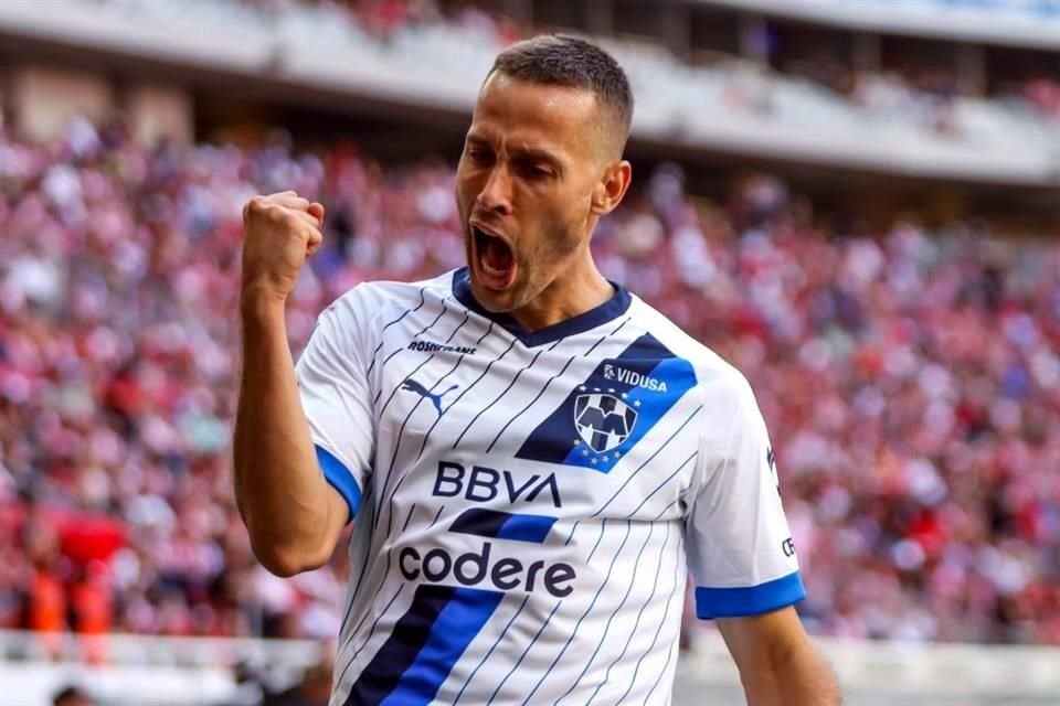 Con doblete de Sergio Canales, los Rayados volvieron a la senda del triunfo al vencer 2-1 a Chivas.