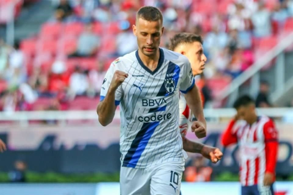 Con doblete de Sergio Canales, los Rayados volvieron a la senda del triunfo al vencer 2-1 a Chivas.