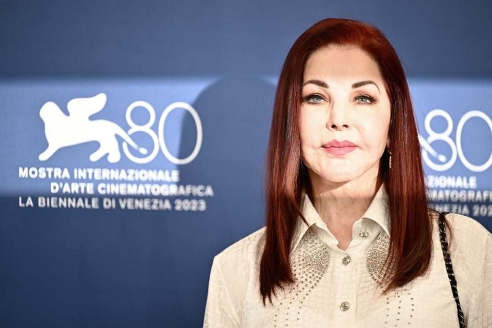 Priscilla Presley, ex esposa del Elvis, reveló que el cantante fue el amor de su vida pero que el estilo de vida que llevaba el Rey del Rock era difícil.