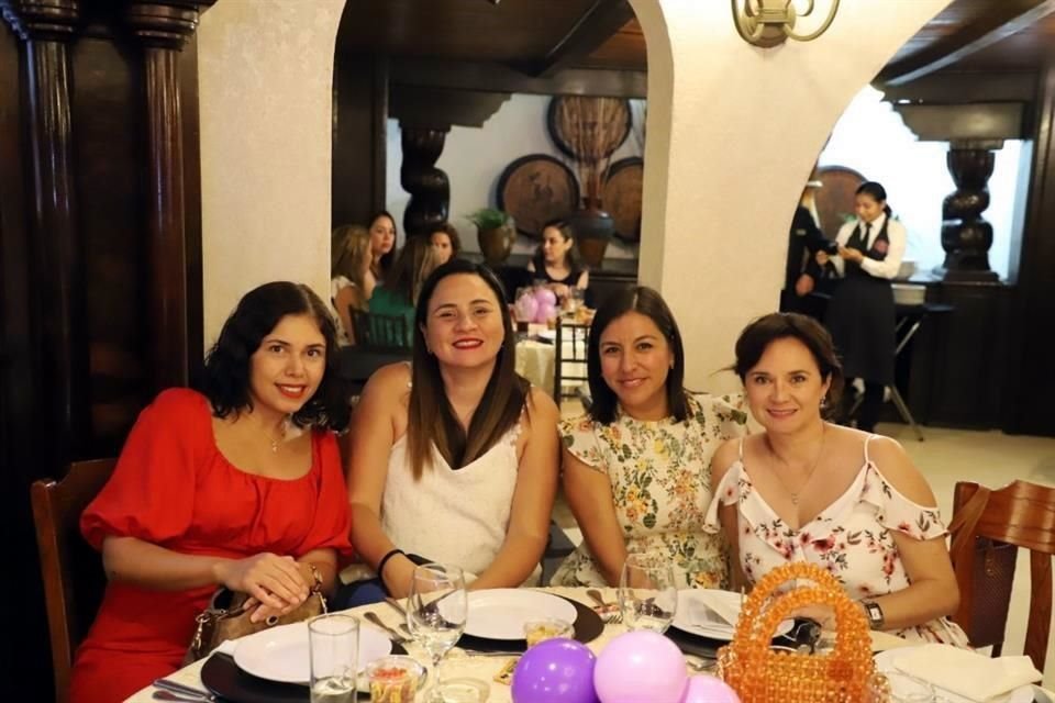 Daniela Moreno, Denisse Hernández, Sandra Olivo y Catalina Sánchez