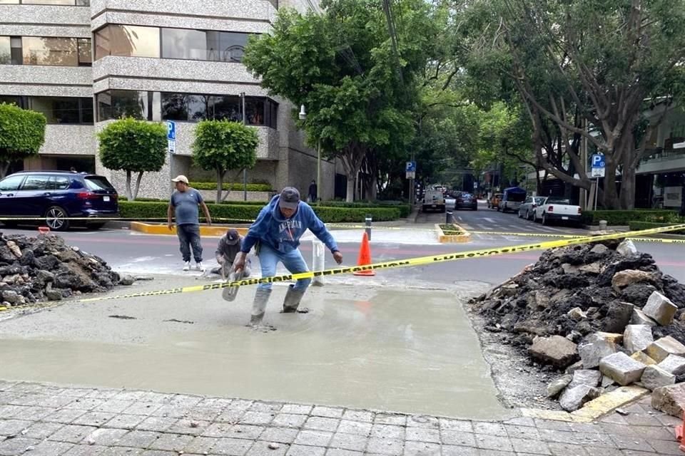 Residentes de la MH indicaron que en algunas colonias negociaron mejoras urbanas a cambio de aprobar tótems publicitarios.