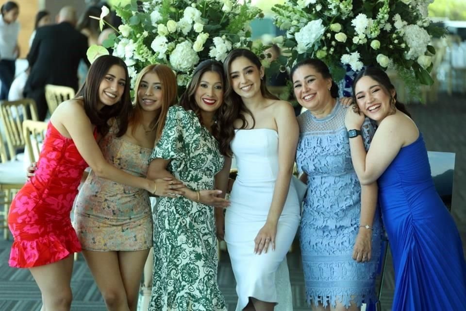 Sofía Ortiz, Cecilia Ortiz, Cinthia Verónica Morales Sarabia, Ale Saldívar, Rosalva Moreno García y Valeria Saldívar