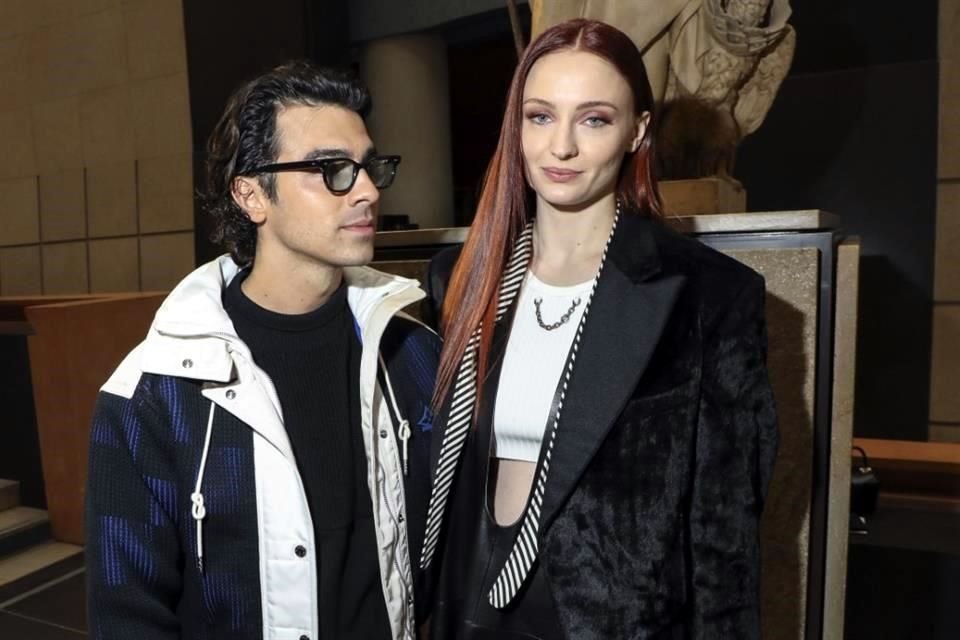 Tras varios rumores, el truene entre Joe Jonas y Sophie Turner sí es real: el cantante ya le pidió oficialmente el divorcio a la actriz.