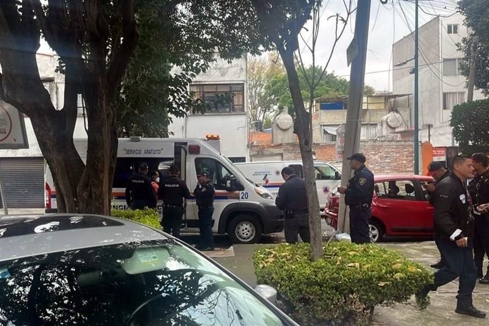 Una mujer y su hija resultaron heridas por inhalación de gas y fueron rescatadas en la Colonia Álamos, en la Alcaldía Benito Juárez.