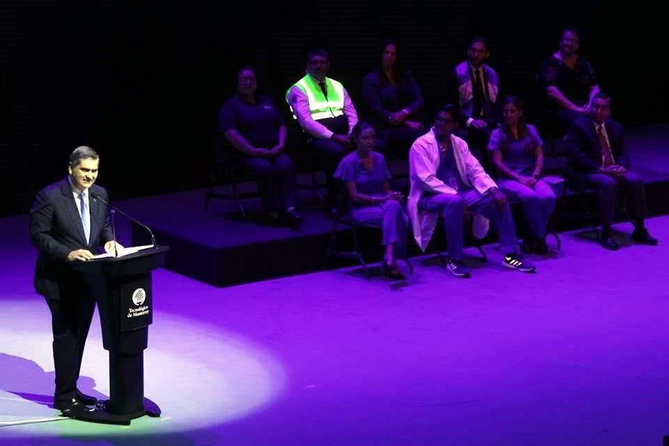 David Garza Salazar, Rector y presidente ejecutivo del Tec de Monterrey, habla durante la ceremonia realizada hoy.