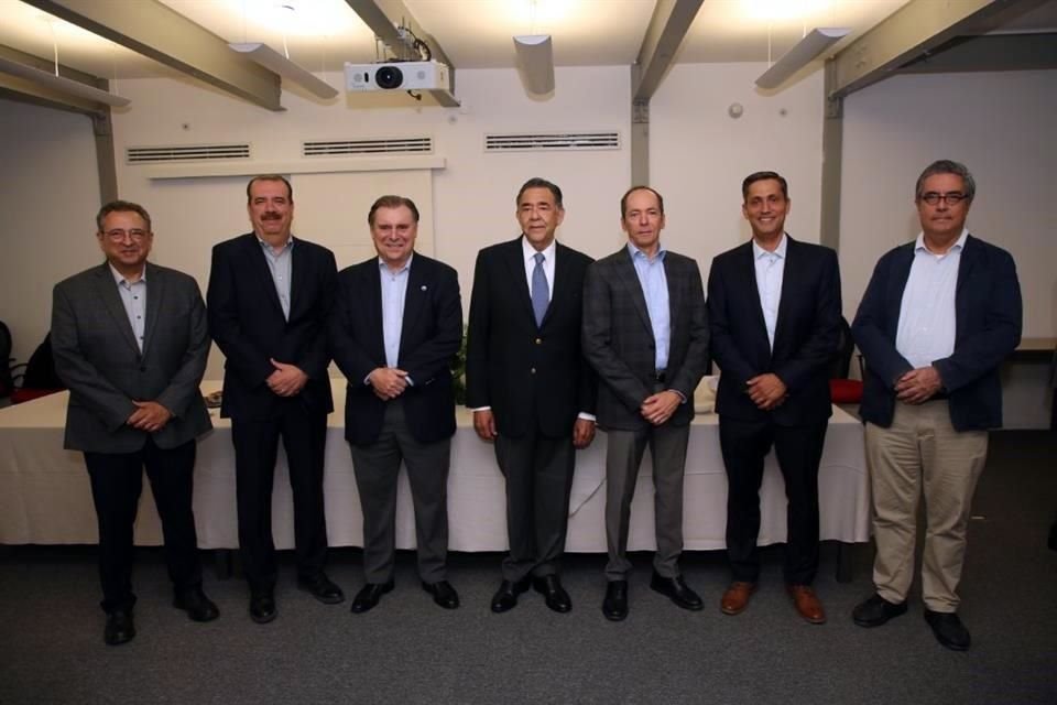 Humberto Cantú, Jorge Lozano, Cisero Willis, Francisco Suárez, Federico Garza, Francisco Fernández y Rodolfo Barragán