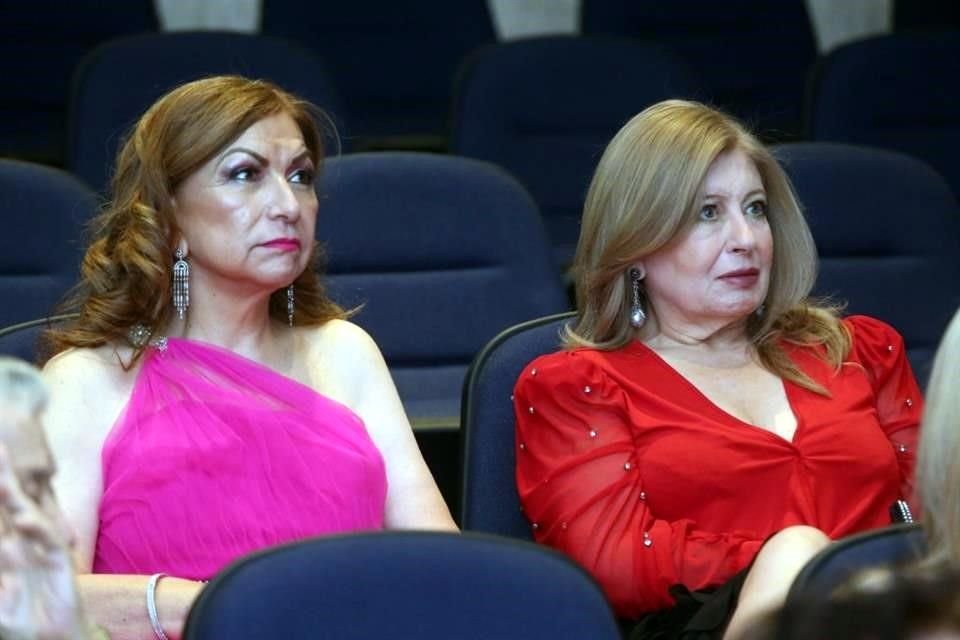 María Esther González y Leticia Benavides