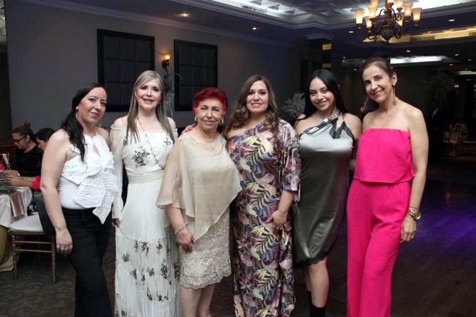 Erika Villarreal, Ivonne Villarreal, Lupita Elizondo, Mariamelia Villarreal, Rebeca Lozano y Maricarmen Garza