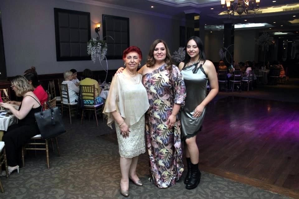 Lupita Elizondo, Mariamelia Villarreal y Rebeca Lozano