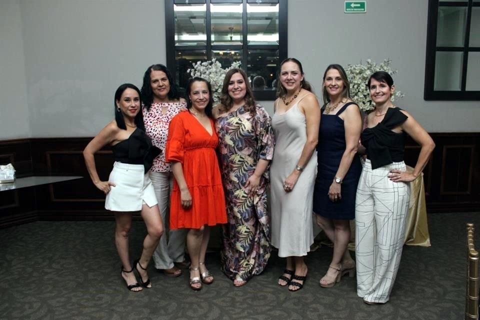 Olga Torres, Rosy Cantú, Sandra de Torres, Mariamelia Villarreal, Ana Chavarría, Gloria Elizondo y Liliana Elizondo