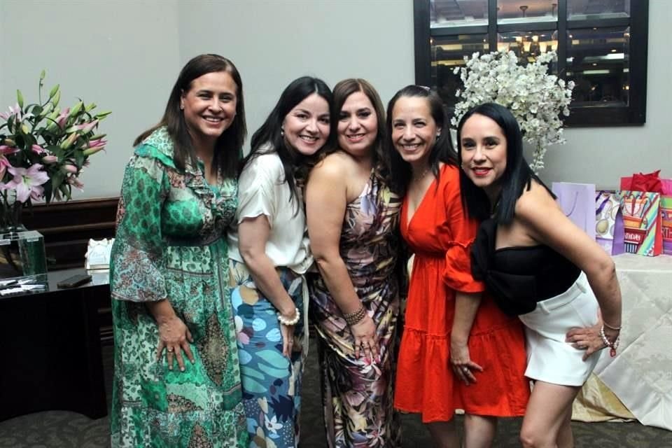 Norma de Almaraz, Mónica de Reynals, Mariamelia Villarreal, Sandra López y Olga Torres