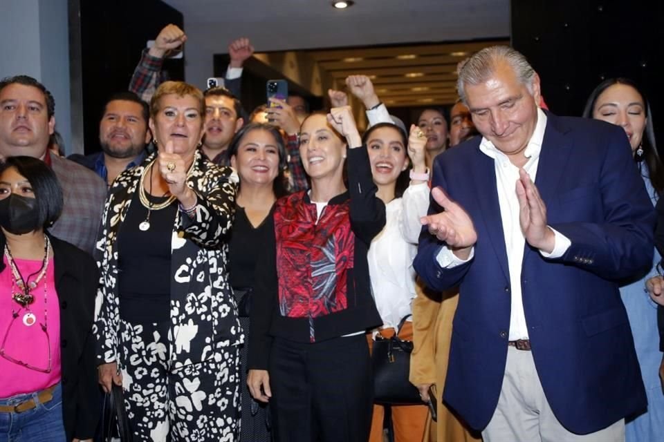 Adán Augusto López y su equipo se reunieron con Claudia Sheinbaum en el hotel Hilton.