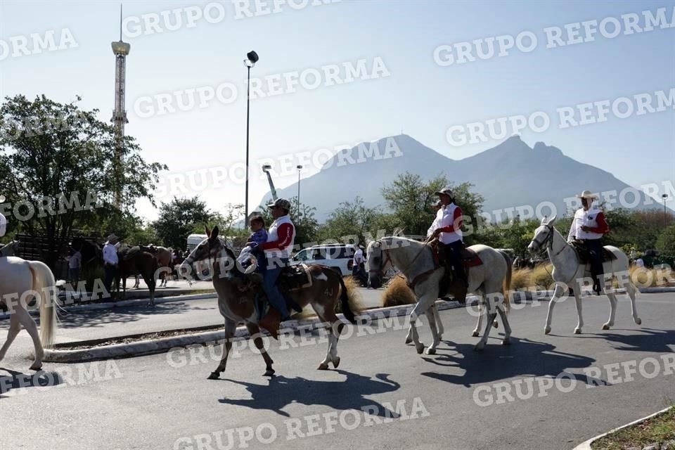 El recorrido abarcó Colón, Pino Suárez, Padre Mier y Zaragoza, por lo que hubo cierres en ese trayecto.