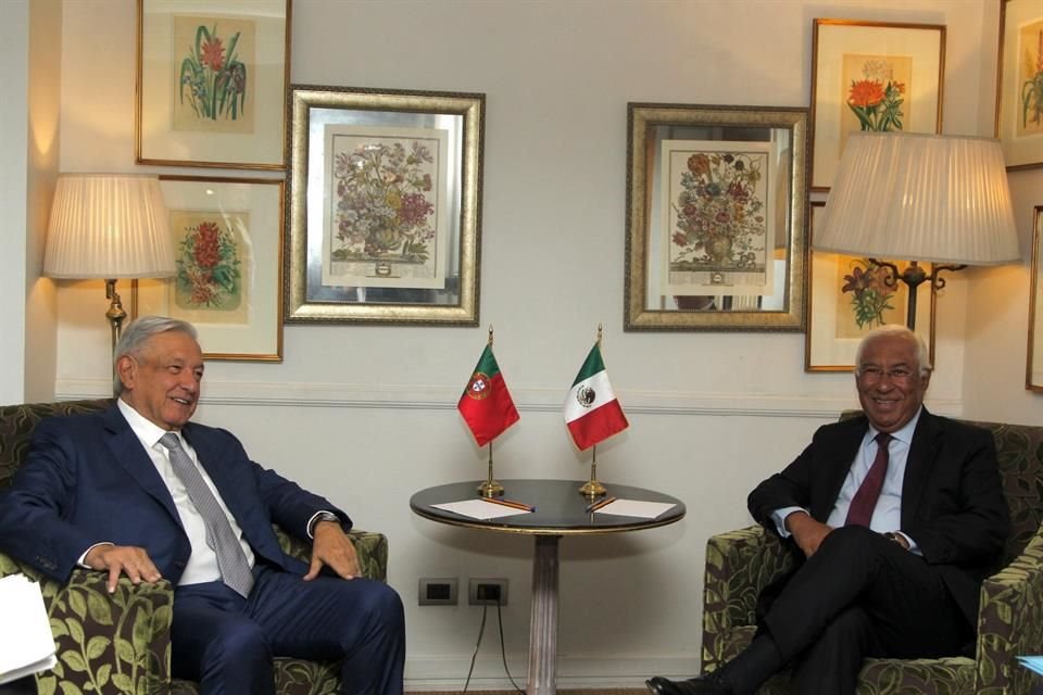 AMLO se reunió en Chile con el Primer Ministro de Portugal.