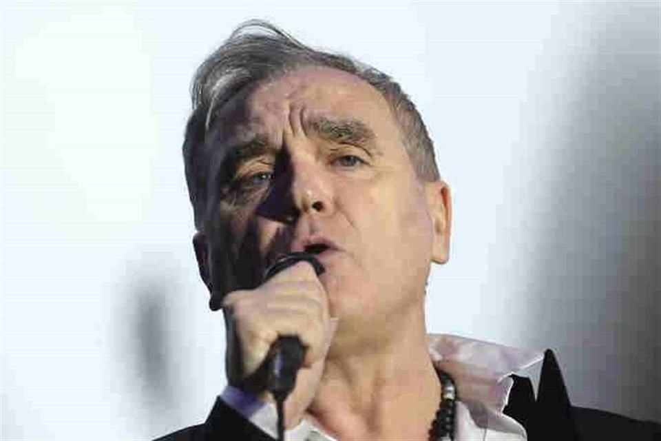 Morrissey tuvo que posponer su presentación en la Ciudad de México debido a que contrajo dengue durante su estancia en el País.