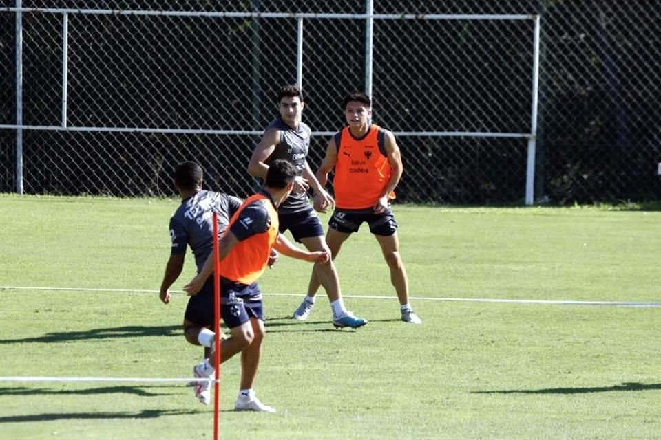 Stefan Medina volvió a entrenamientos tras sufrir la extracción de una muela.