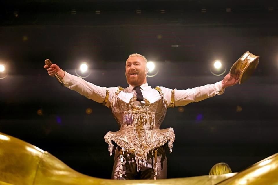 'I'm Not Here to Make Friends' puso a bailar a la Arena Monterrey.