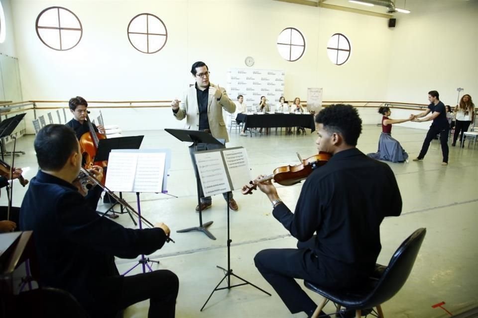 Felipe Tristán estará al frente de la Orquesta Sinfónica del Ballet de Monterrey.