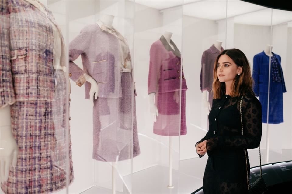 Jenna Coleman durante la cena de gala donde el Museo V&A anunció que albergará la exposición 'Gabrielle Chanel. Fashion Manifesto', sobre las obras de la diseñadora Coco Chanel.