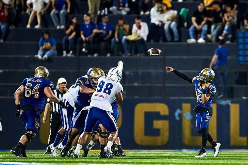 Los Auténticos Tigres lograron su segundo triunfo de la ONEFA al imponerse 17-7 a Borregos CEM en el Gaspar Mass. Aquí las imágenes del partido.