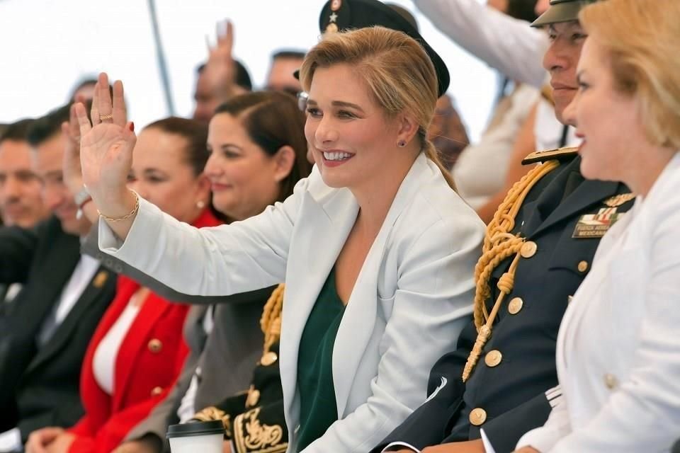 Maru Campos, Gobernadora de Chihuahua, durante el desfile cívico-militar por el CCXIII del Inicio de la lucha por la Independencia.