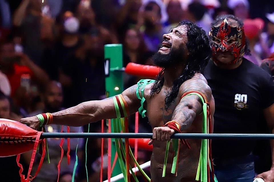 Dragón Rojo Jr. dijo llamarse Anselmo Rivas, quien tiene una trayectoria de 22 años como luchador profesional.