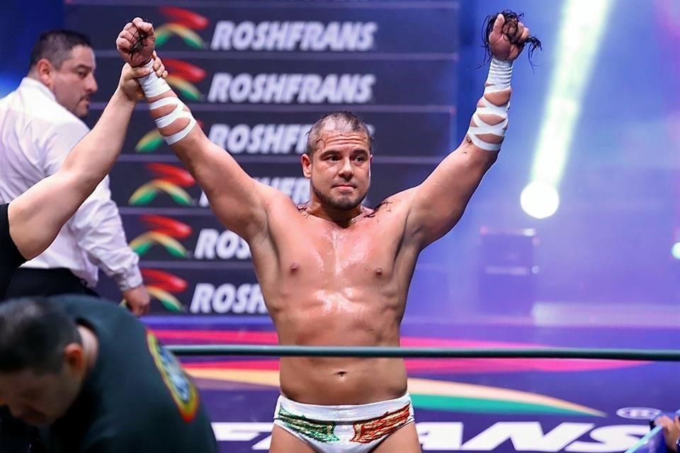 Un día 16 en la Arena México vuelve a ser doloroso para el Ángel de Oro, en marzo del 2016, perdió la máscara contra Cuatrero y hoy cayó su cabellera a manos del Volador Jr.