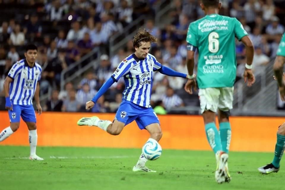 Jordi Cortizo selló el triunfo de Rayados ante León.