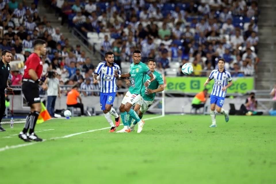 Los Rayados vencieron 3-1 a León previo al Clásico Regio, que jugarán posiblemente sin delanteros ni el español Sergio Canales.