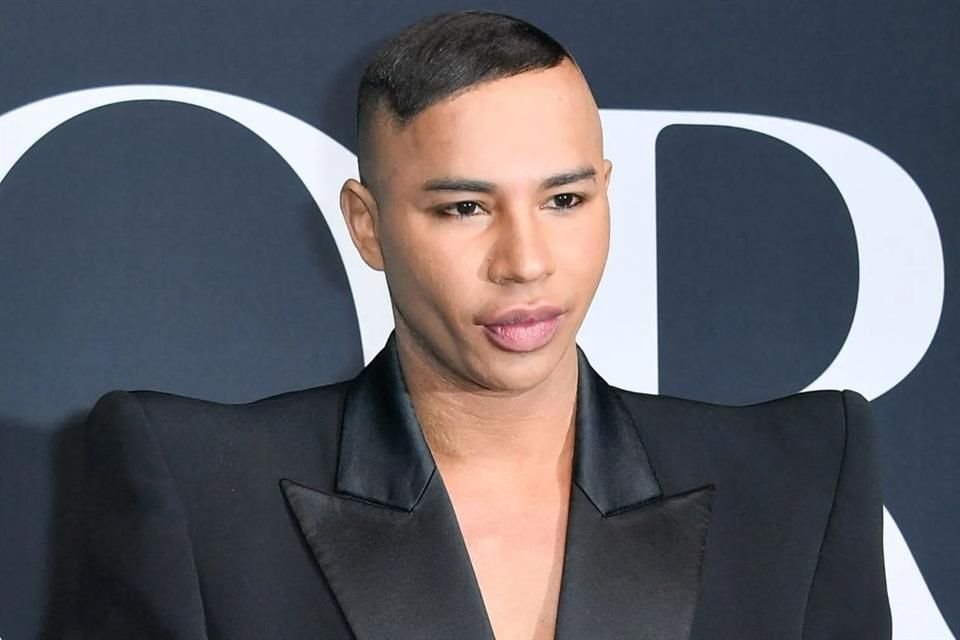 El diseñador de la marca Balmain, Olivier Rousteing, dijo que le robaron 50 piezas de colección que presentaría en París.