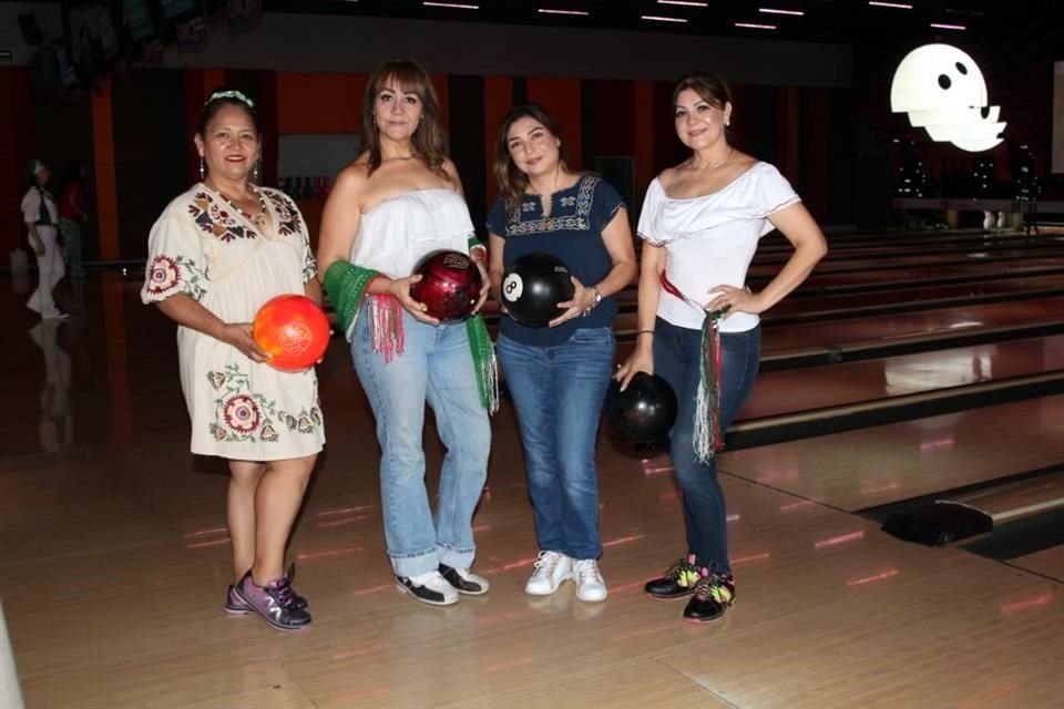 Gladys Garza, Mary Mejía, Diana Cavazos y Laura Valdez