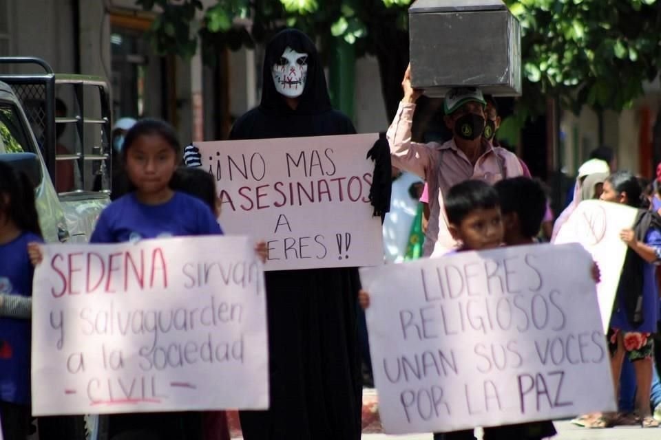 La concentración fue encabezada por la Unión Nacional de Trabajadores Agrícolas (UNTA).