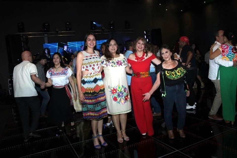 Paola Ballesillos, Sofía Ballesillos, Adriana Núñez y Lupita Escobedo