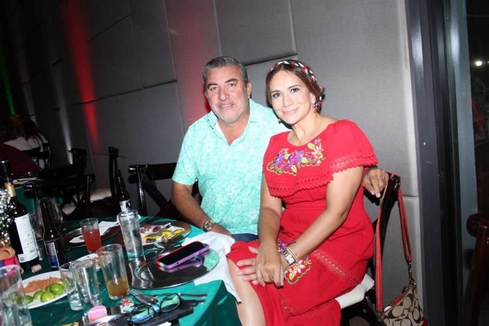 Gustavo Gallegos y Abigail Romero