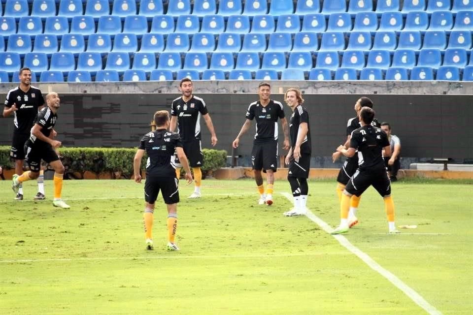 Tigres entrenó hoy en el Estadio Universitario.
