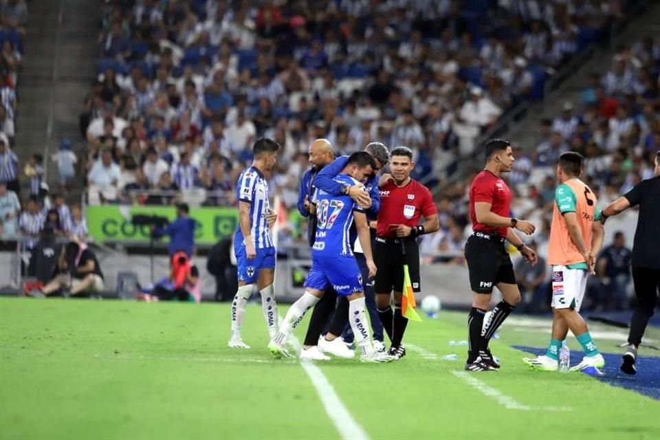 El canterano de Rayados salió expulsado en la primera parte del encuentro ante La Fiera.