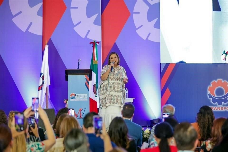 Xóchitl Gálvez durante el Tercer Congreso Nacional de Mujeres Industriales, en Durango.