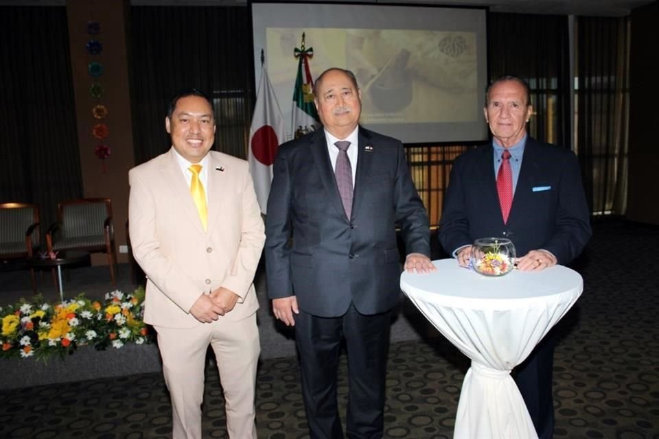 Daniel Furukawa, Jaime Yesaki y Armando Sánchez