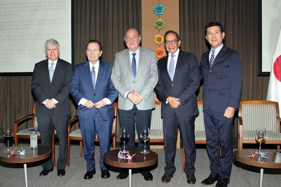 Gabriel Fernando Chapa Muñoz, Tomás González Sada, Javier Navarro, Carlos Salazar y Noriteru Fukushima