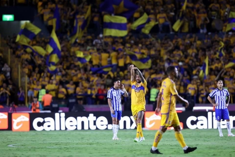 Con doblete de André-pierre Gignac, quien superó a Bahía como el máximo goleador del Clásico Regio, Tigres golea 3-0 a Rayados.