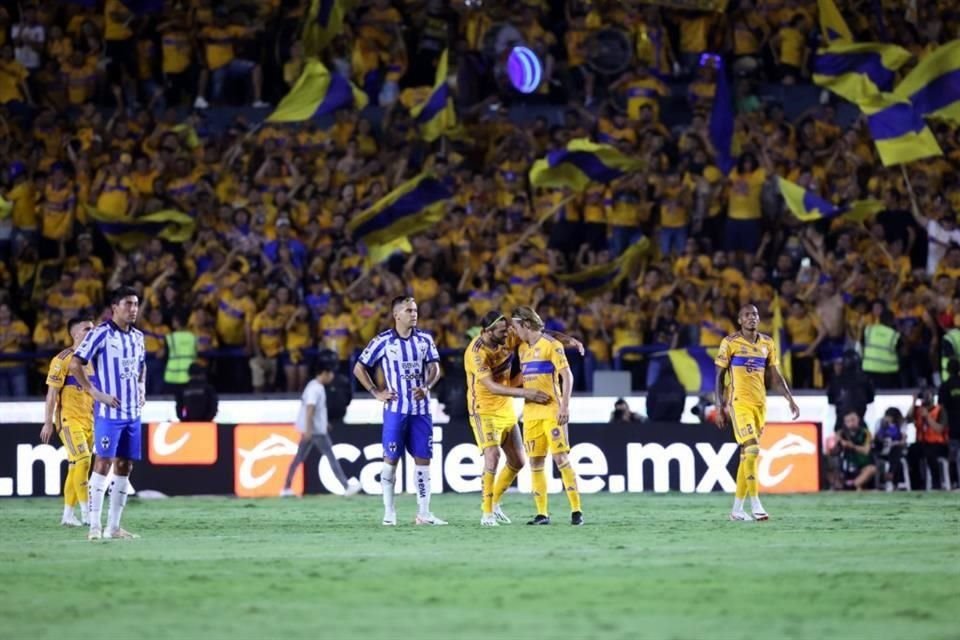 Con doblete de André-pierre Gignac, quien superó a Bahía como el máximo goleador del Clásico Regio, Tigres golea 3-0 a Rayados.