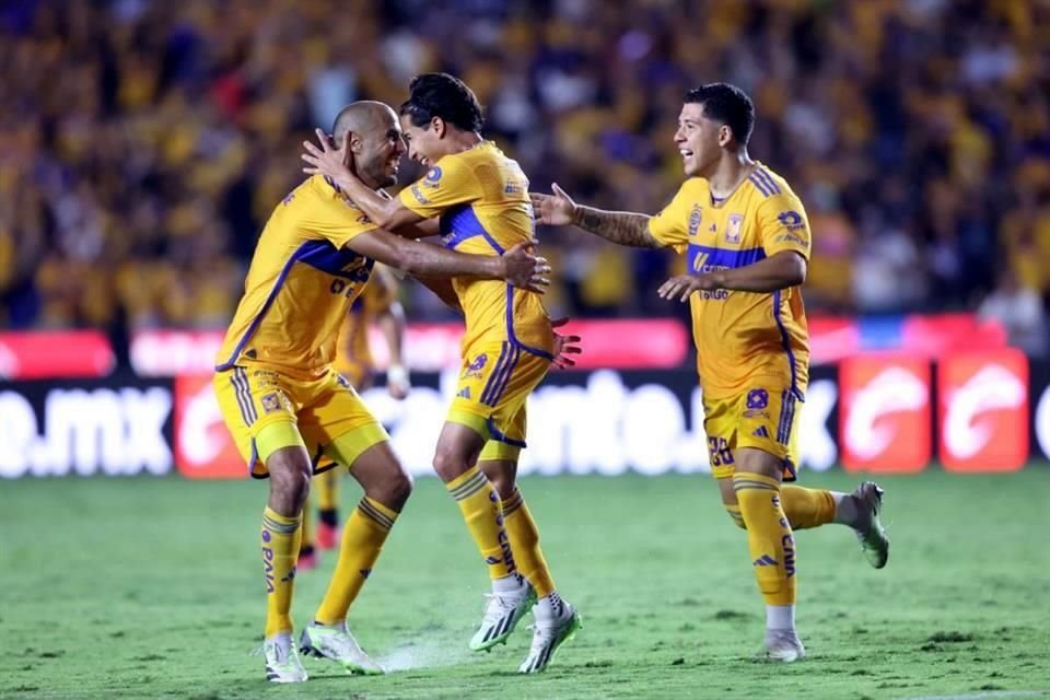 Diego Lainez se estrenó como goleador de Tigres en el Clásico Regio 133.