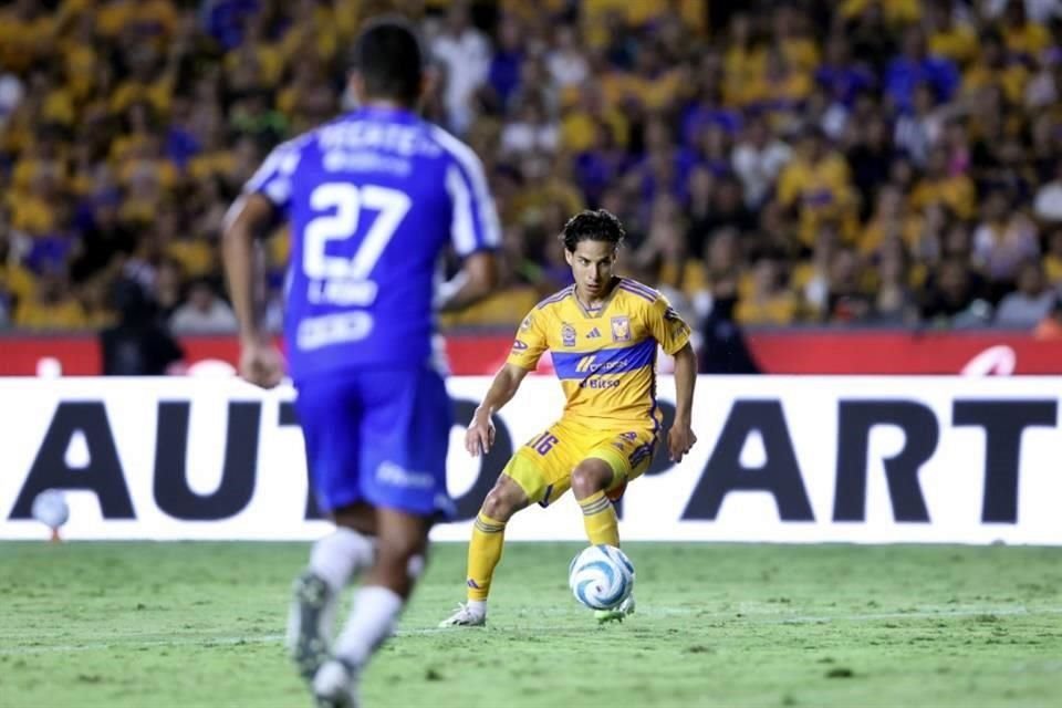 Diego Lainez se estrenó como goleador de Tigres en el Clásico Regio 133.