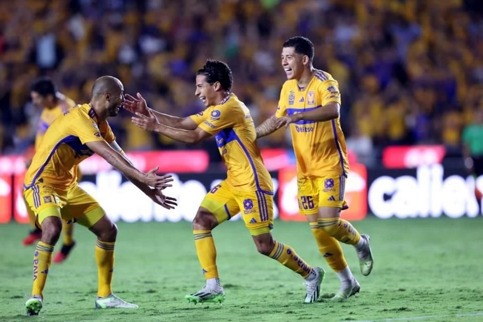 Diego Lainez se estrenó como goleador de Tigres en el Clásico Regio 133.