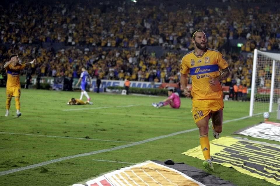 André-pierre Gignac marcó su gol 11 en Clásicos Regios, tras cabecear un centro de Sebastián Córdova.