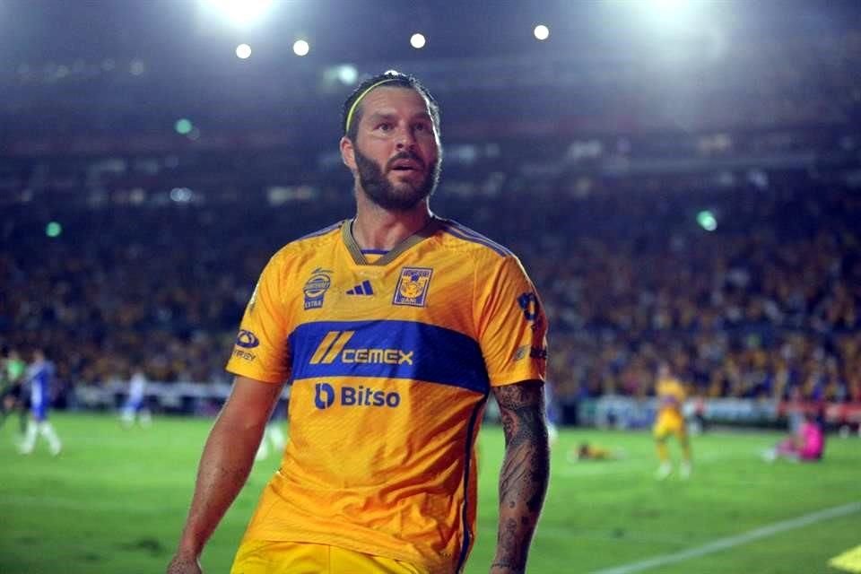 André-pierre Gignac marcó su gol 11 en Clásicos Regios, tras cabecear un centro de Sebastián Córdova.