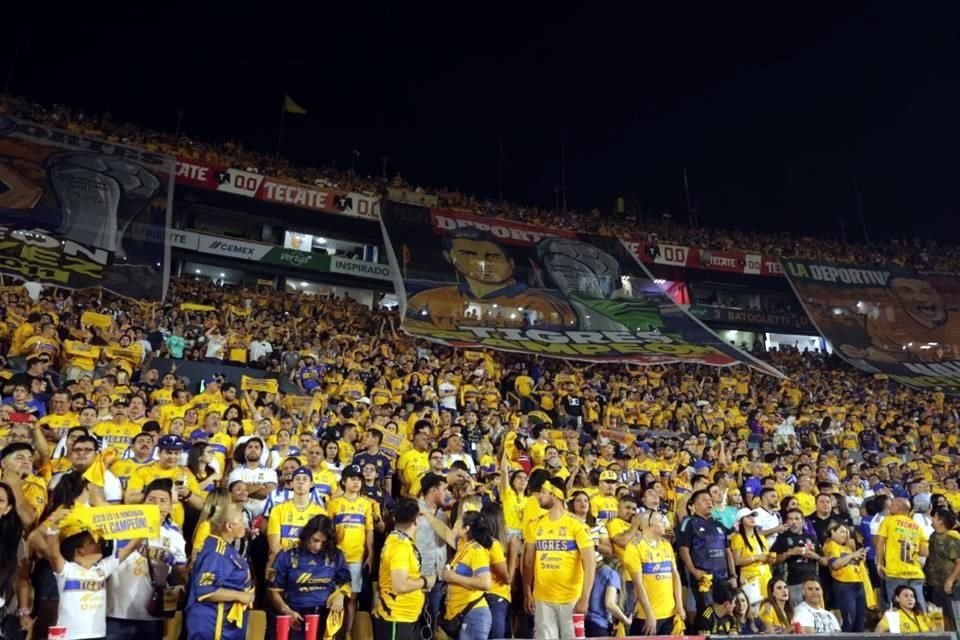 Con doblete de André-pierre Gignac, quien superó a Bahía como el máximo goleador del Clásico Regio, Tigres golea 3-0 a Rayados.