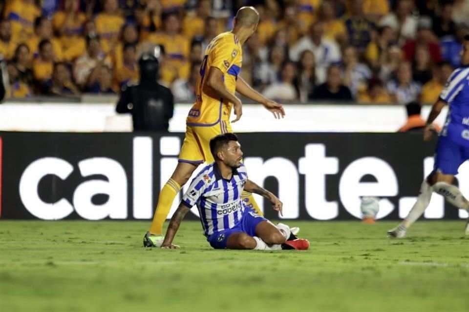 Con doblete de André-pierre Gignac, quien superó a Bahía como el máximo goleador del Clásico Regio, Tigres golea 3-0 a Rayados.