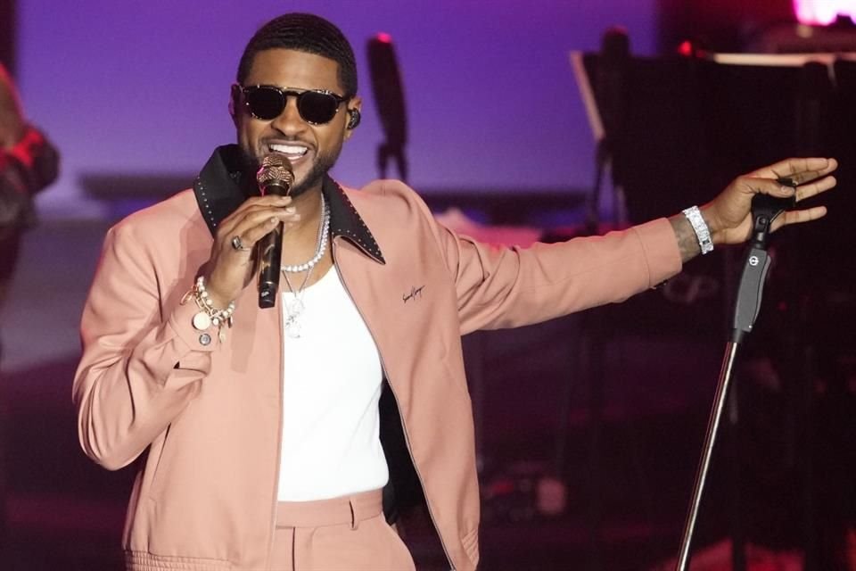 El cantante Usher será el encargado de poner ritmo en el próximo medio tiempo del Super Bowl que se llevará a cabo el 11 de febrero de 2024.