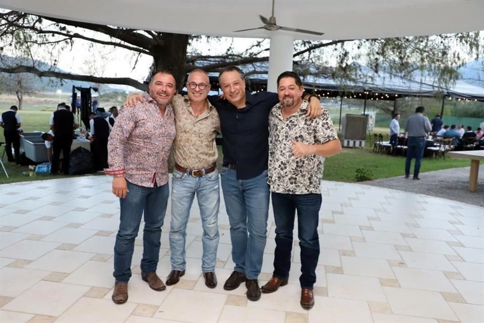 Tino Salazar, Orli Cavazos, Erick Barbosa y Gonzalo Almaguer